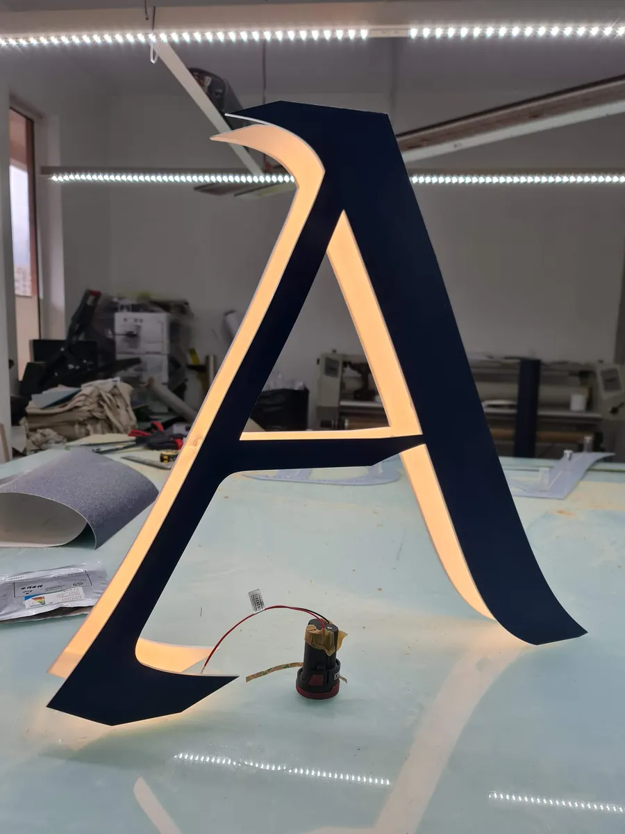 Letra 3D iluminada