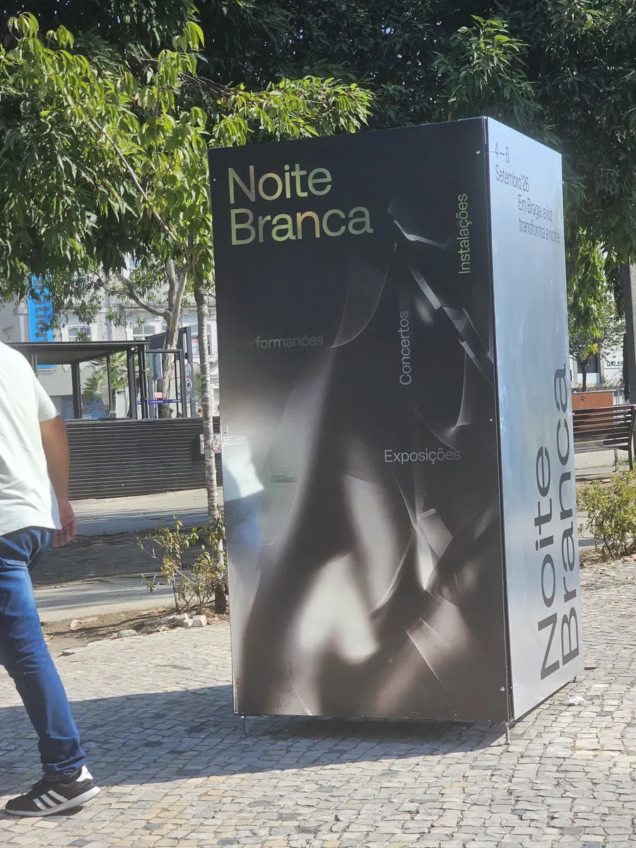 Totem da Noite Branca de dia